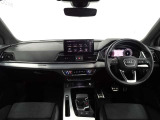 室内の使用感も少なく、まだまだこれから安心して長くお乗りいただけるお車です。