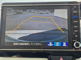駐車時の安全確認をサポートするバックカメラも使用できます。インターナビで様々な情報を得ることもできます。