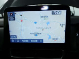【ディスプレイオーディオ】・・・大型ディスプレイに各種オーディオ機能(AM/FMチューナー、Bluetooth対応)とスマートフォン連携機能を搭載。