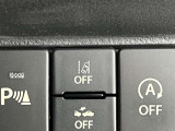 車の車線をカメラで認識し、はみ出しそうな時に警告を発したりステアリング操作を補助して安全運転をサポート!