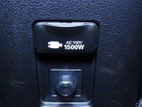 【アクセサリーコンセント(AC100V・1500W)】・・・AC100Vで最大消費電力1500W以下の電気製品を使用できます。災害時に電力が必要なとき給電ができます。