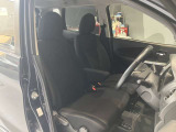 運転席まわりです。運転席からの視界が左右に広く隅々まではっきりと見渡せます!クルマの前端も把握しやすく安心して運転できます!