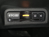 ハンドルの左下にETC2.0がついています。高速道路の料金所の通過も楽々です。カードの取り出しもしやすい場所についています。