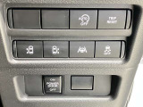 運転席から両側電動スライドドアの開閉ができます