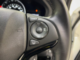 Hondaセンシングの機能のひとつ、アダプティブクルーズコントロール付!アクセルから足を離しても設定したスピードと前車との車間を保ち走行してくれます!車線維持もアシスト☆高速道路で疲労軽減ですね☆