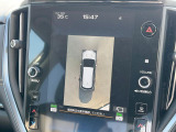 【マルチテレインモニター】車のフロントやサイドのカメラ画像を同時にモニター表示することで、悪路や狭い道を走行時でも周囲の状況確認ができ安心!本格SUVにうれしい装備です♪