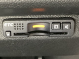 ハンドルの右下にETCがついています。高速道路の料金所の通過も楽々です!。 カードの取り出しもしやすい場所についています。
