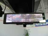 【アラウンドビューモニター表示】インテリジェントルームミラー。液晶ディスプレイで後方部を広い視野で確認できるルームミラーモニター搭載!