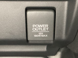 アクセサリーソケットはUSBのアダプターなどをつければ、スマホの充電にも使えます。