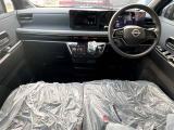 前席内装の全体像です。是非実車をご覧にお越し頂き実際にお座りください。