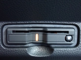 ■【ETC車載器】が装備されています。セットアップをしてお渡しとなり、ETCカードを差し込むだけで高速道路の利用が可能です。