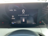 視認性の高いメーターで運転情報を的確に把握できます