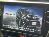 【大画面ナビ】人気の大型10インチナビを装備。存在感のある大画面はインパクト大!ナビ利用時のマップ表示は見やすく、テレビやDVDは臨場感がアップ!いつものドライブがグッと楽しくなります♪