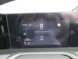 メーター内のカラーデイスプレイには運転をサポートする情報を表示します。