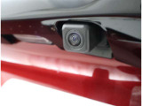 バックガイドモニターで、後方を確認しながら安心して駐車することができます。運転初心者も熟練者も必須の機能ですよ!