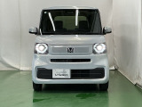 LEDヘッドライトを装備しています。LEDヘッドライトはとても明るく、雨の日や夜間走行も安全・安心です。オートライトコントロール付きで周囲の明るさに応じて自動で点灯・消灯します