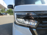 明るいLEDヘッドライトで、夜道も安心して運転して頂けます。