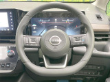 【純正革巻きステアリング】上質な革を使用することで、手にしっかり馴染みとても運転しやすいハンドルです♪