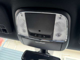 パワーバックゲート標準装備。キーレスと車内からスイッチで開閉が可能です。