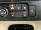 運転席/助手席シートヒーターで寒い日もすぐに温かくなり快適に過ごせます。2段階の温度調整が可能です