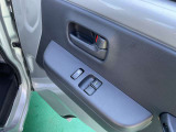 運転席側のドア部。パワーウィンドーのスイッチになります。