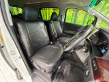 運転席シート廻りは使用感も少なく、良好な状態となっています。丁寧に使われていたことがよくわかりますね。