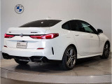 BMWのお車は、&ldquo;駆け抜ける歓び&rdquo;を体現しております。走行の安定性とコーナリングの良さを追求し、思い通りにハンドルの操作可能です。