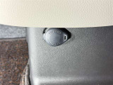 【アクセサリーソケット】車内で様々な電気製品を利用できます。