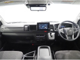 【新車/ハイエースワゴンGL/オリジナル内装架装familiar/ベッドキッド】フローリング施工♪【全国納車可能】