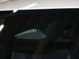 【プリクラッシュセーフティシステム】ミリ波レーダーと単眼カメラを併用したセンサーで前方の車両と昼夜歩行者・自転車/昼間自動二輪車を検知し、それに基づく統合的な制御により、事故の回避や衝突被害を軽減