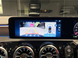 バックカメラにより駐車時の後方確認も楽にできます。