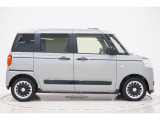 県内13店舗にて常時500台以上ダイハツ車を展示中です。見て、触って、納得のいく一台をぜひ見つけてください。
