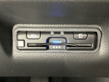 ハンドルの右下にETCがついています。高速道路の料金所の通過も楽々です!。 カードの取り出しもしやすい場所についています。