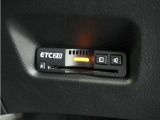 ◆ETC2.0装着◆進化したドライブ体験。料金収受システムだけだったETCが生まれ変わって、高速道路を賢く使うETC2.0に進化しました。多彩な情報サービスが便利で快適なドライブ体験を提供します。