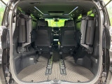 【パワーバックドア】スマートキーや運転席のボタンを押すだけでリアゲートが自動で開閉します!荷物を持っている時や、高い位置にあるバックドアを閉める際に便利な機能です♪