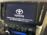 【純正10.5インチナビ】高級感とインパクトのある大画面ナビを装備。各種オーディオ操作はもちろん、スマホ連携もできる利便性の高いナビです♪