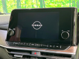 【メーカー純正ナビ】インテリアに溶け込むスタイリッシュな「専用設計」メーカーナビを装備♪視認性や操作性など基本性能にも優れ、より上質なカーライフをお楽しみいただけます。