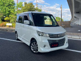 メーターとステアリングまわりを撮影しています。