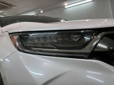LEDヘッドライトは、点灯の瞬間から最大光量を発揮し、突然暗くなるトンネルなどでの安定感を高めます。