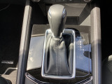 アクセルペダルを踏み込む量や速さに応じて変速パターンをし、人馬一体の運転感覚を発揮してくれる6速オートマ!