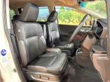 運転席シート廻りは使用感も少なく、良好な状態となっています。丁寧に使われていたことがよくわかりますね。