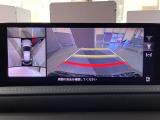 狭い場所での駐車やすれ違いなどでより的確な運転操作に役立つ360&deg;ビューモニターが装備されています。