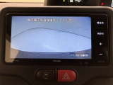 バックモニターで、後方を確認しながら安心して駐車することができます。運転初心者も熟練者も必須の機能ですよ!