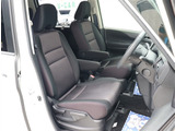 お車選びをお楽しみ頂けるよう、在庫車の展示スペースを十分に確保しております。