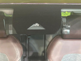 【インテリジェントエマージェンシーブレーキ】フロントカメラで前方の車両や歩行者を検知。衝突しそうな時は衝突被害軽減ブレーキが作動、衝突回避をサポート。より安全にドライブをお楽しみいただけます。