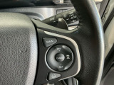 【アダプティブ・クルーズ・コントロール】予め設定した車速内でクルマが自動的に加減速。 前走車との適切な車間距離を維持しながら追従走行し、高速道路でのドライバーの疲労を軽減してくれる嬉しい機能付♪