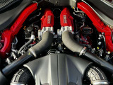 3.9L V8ターボエンジン搭載、600CVを発揮します。(カタログ値)