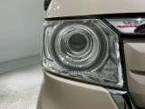 LEDヘッドライトは、点灯の瞬間から最大光量を発揮し、突然暗くなるトンネルなどでの安定感を高めます。