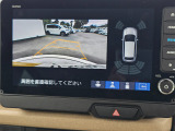 駐車時の安全確認をサポートするバックカメラも使用できます。