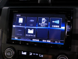 CD、DVD、Bluetooth、AM、FM、AUX、スマートフォン接続ができます。